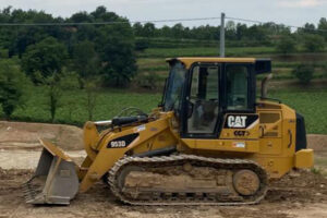 Pala cingolata Caterpillar di Franciacorta Scavi in un cantiere